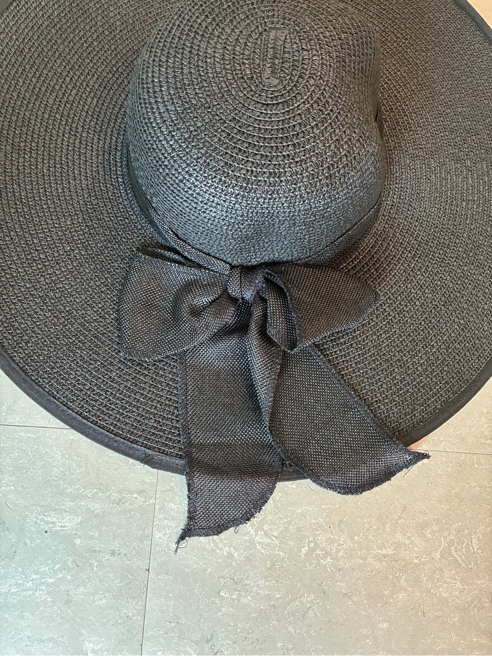 Classic Wide-Brim Sun Hat with Bow - Black